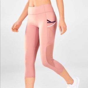 Trinity Mid-Rise Pocket Cropped Legging